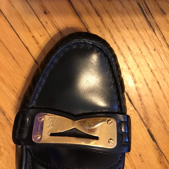 Luis Vuitton authentic moccasins size 7 - Picture 8 of 8